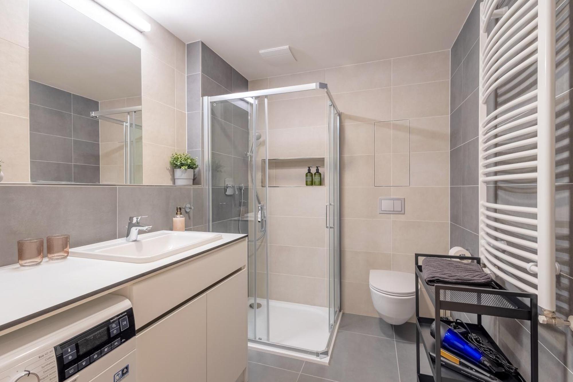 Апартаменты Bright 2Br - 5Th Floor, Balcony, Free Parking By Gravity Прага Экстерьер фото