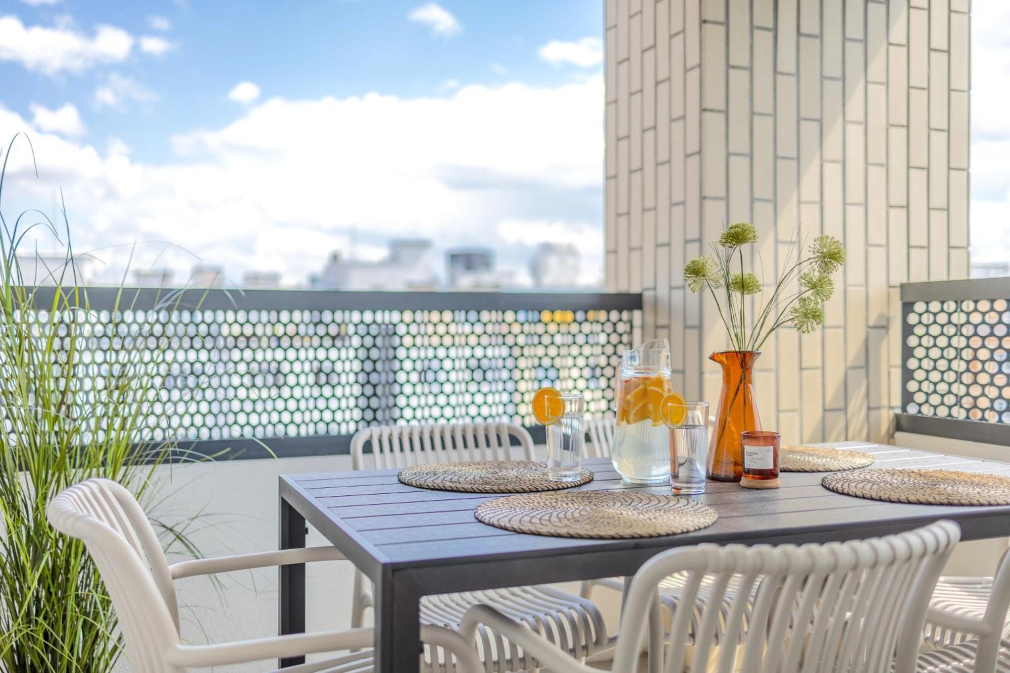 Апартаменты Bright 2Br - 5Th Floor, Balcony, Free Parking By Gravity Прага Экстерьер фото