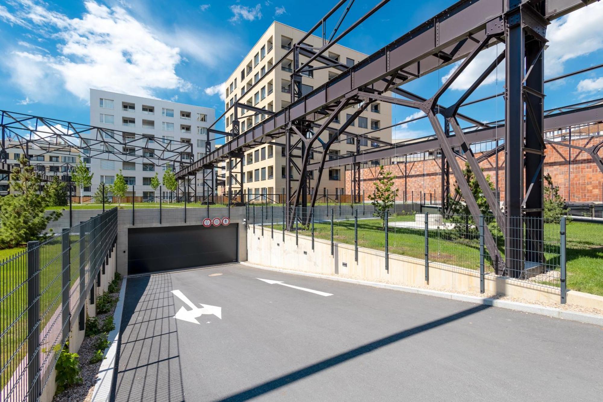 Апартаменты Bright 2Br - 5Th Floor, Balcony, Free Parking By Gravity Прага Экстерьер фото